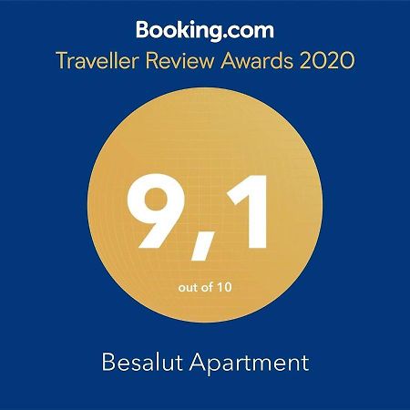 Besalut Apartment Luaran gambar