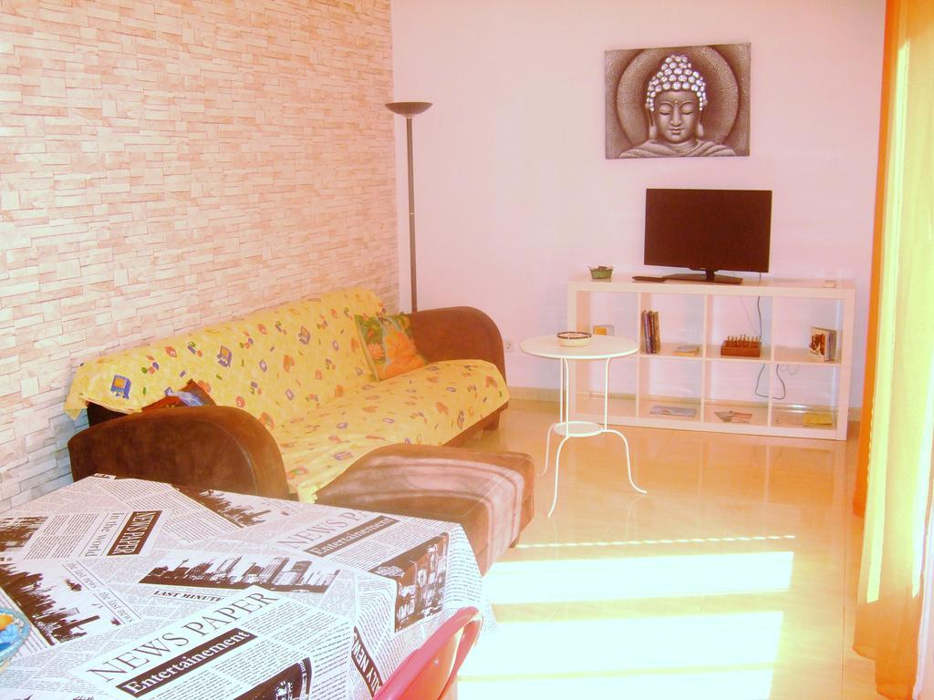 Besalut Apartment Luaran gambar